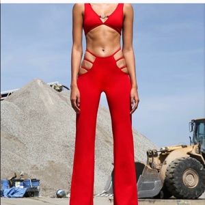 ISO!!!!!!!!!! I am Gia red lucid set